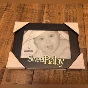 Malden Black and Gold 4x6 Photo Frame New in Box